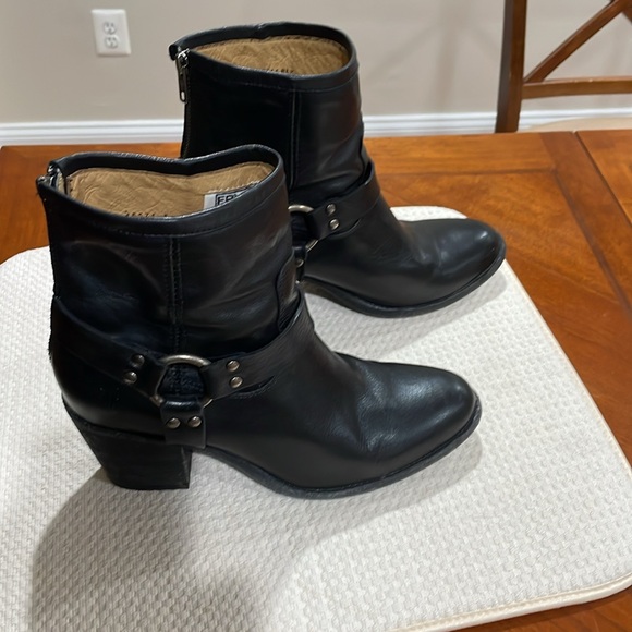 Frye booties, Tabitha harness short - Picture 5 of 8